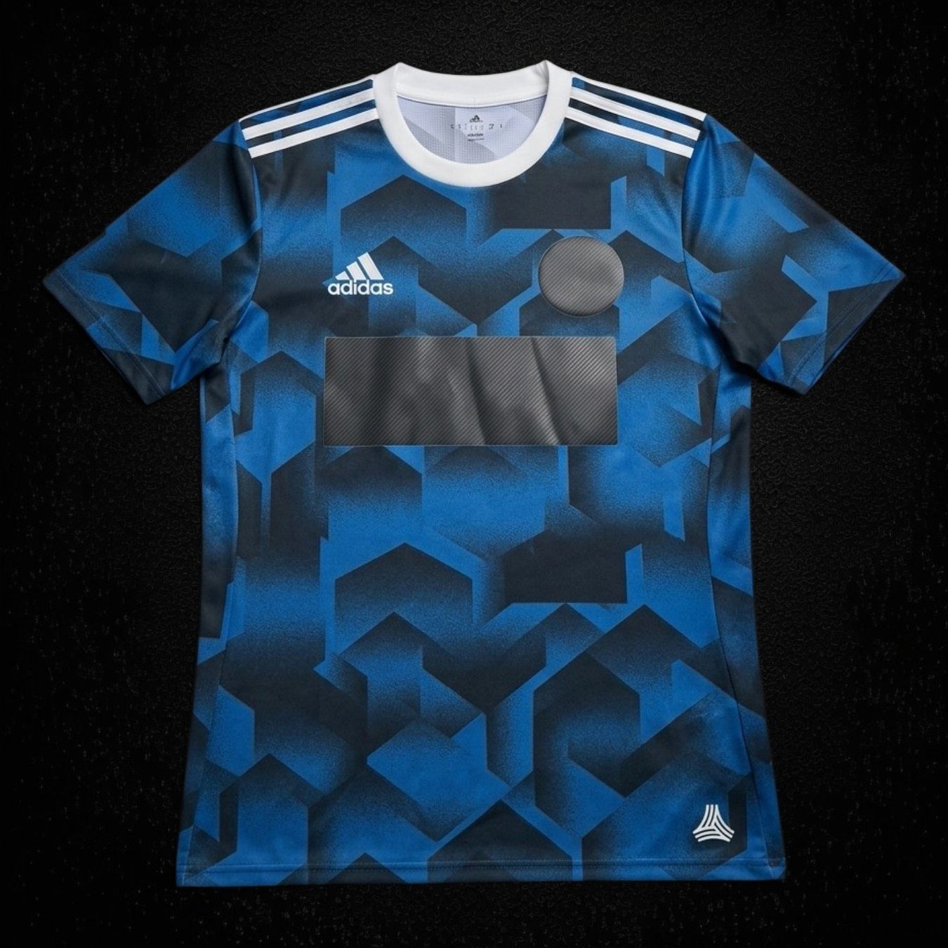Adidas Leibchen & Hosen: adidas Tango 18 Maillot Climalite Bleu S – Gebraucht aus Le Locle von QUALI-PRIX