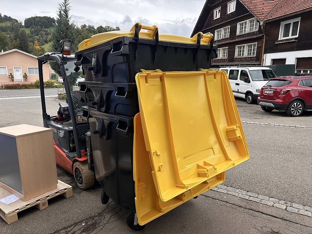 Altro per Ufficio & Commercio: neue Müllcontainer aus Kunststoff, schwarzgelb – Nuovo (secondo la descrizione) da Necker venduto da liq24 1