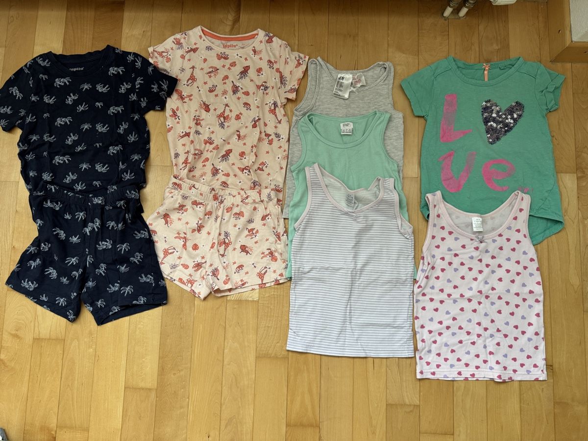 Lotti & Set di vestiti: 35-teiliges Mädchen-Kleiderpaket Gr. 116 – Usato da Möhlin venduto da tiio 2
