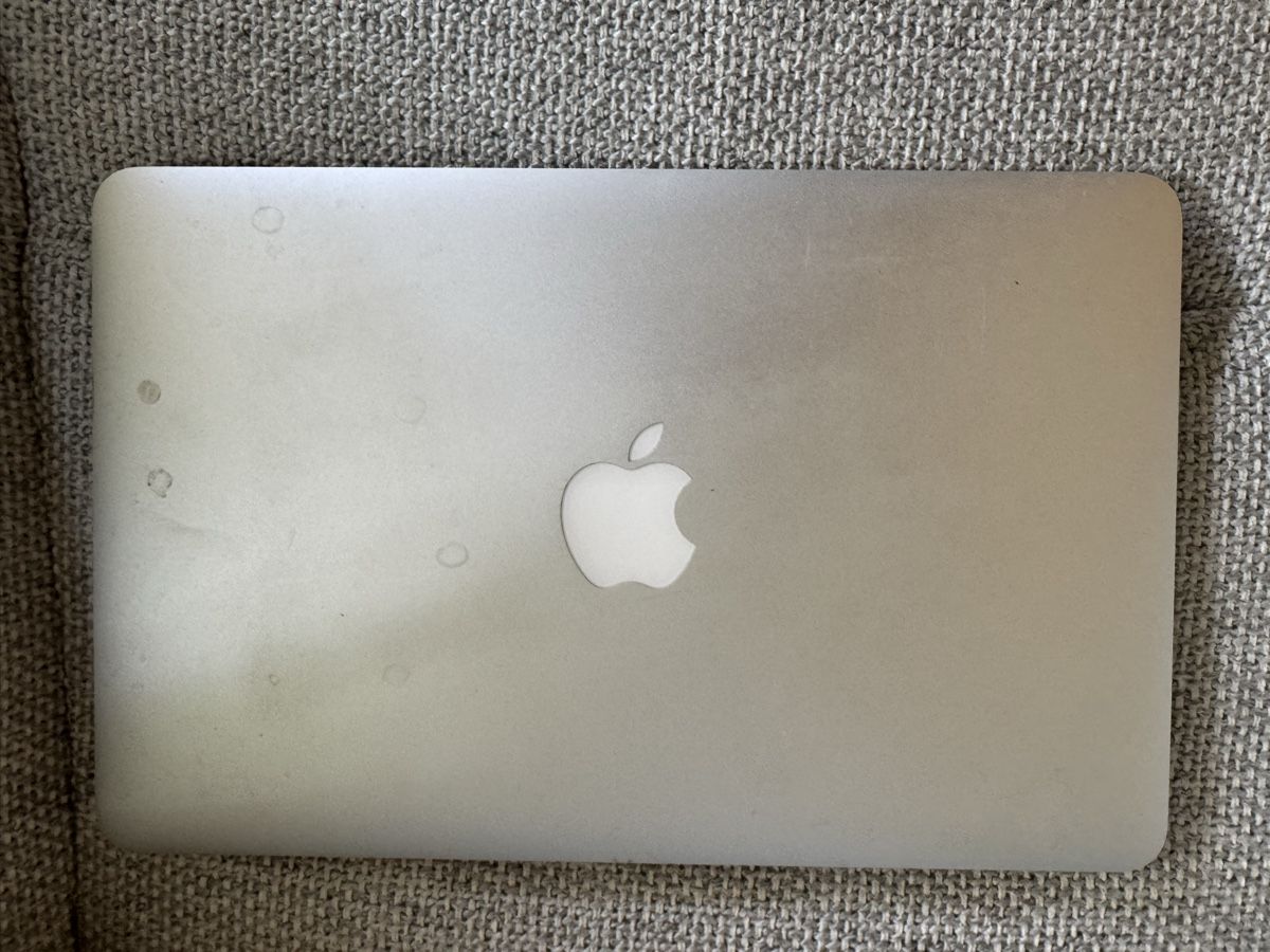 Apple Portables: MacBook Air 11 – Défectueux à Adliswil par Busys 2