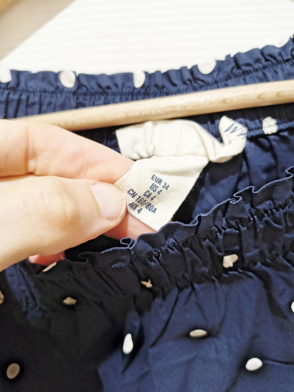 H&M Camicette: Blusa donna H&M blu con pois bianchi – Nuovo (secondo la descrizione) da Pregassona venduto da tec_gdd7 1