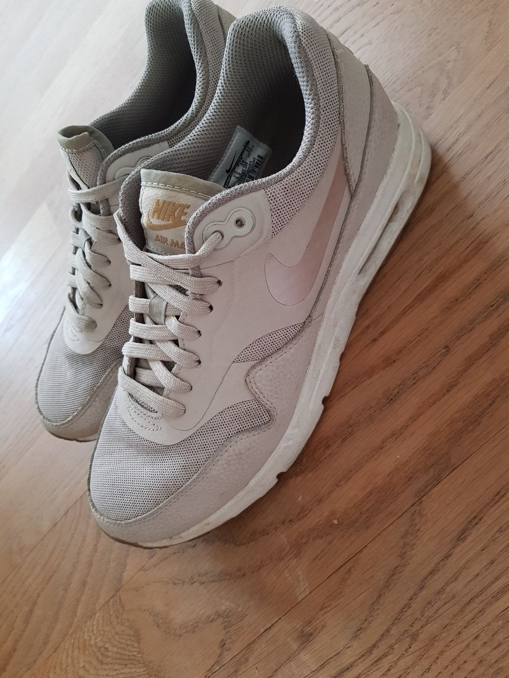 Nike Damenschuhe: Nike Air Max Gr. 39 beige – Gebraucht aus Nendeln von Zopfie_