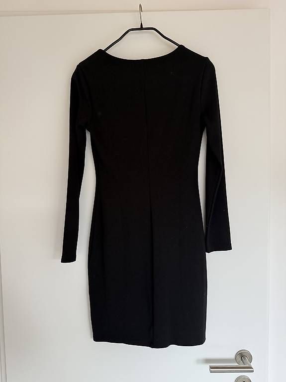 Vestiti: Kleid H&M Schwarz tailliert 38  – Usato da Buchberg venduto da the_w8gy 2