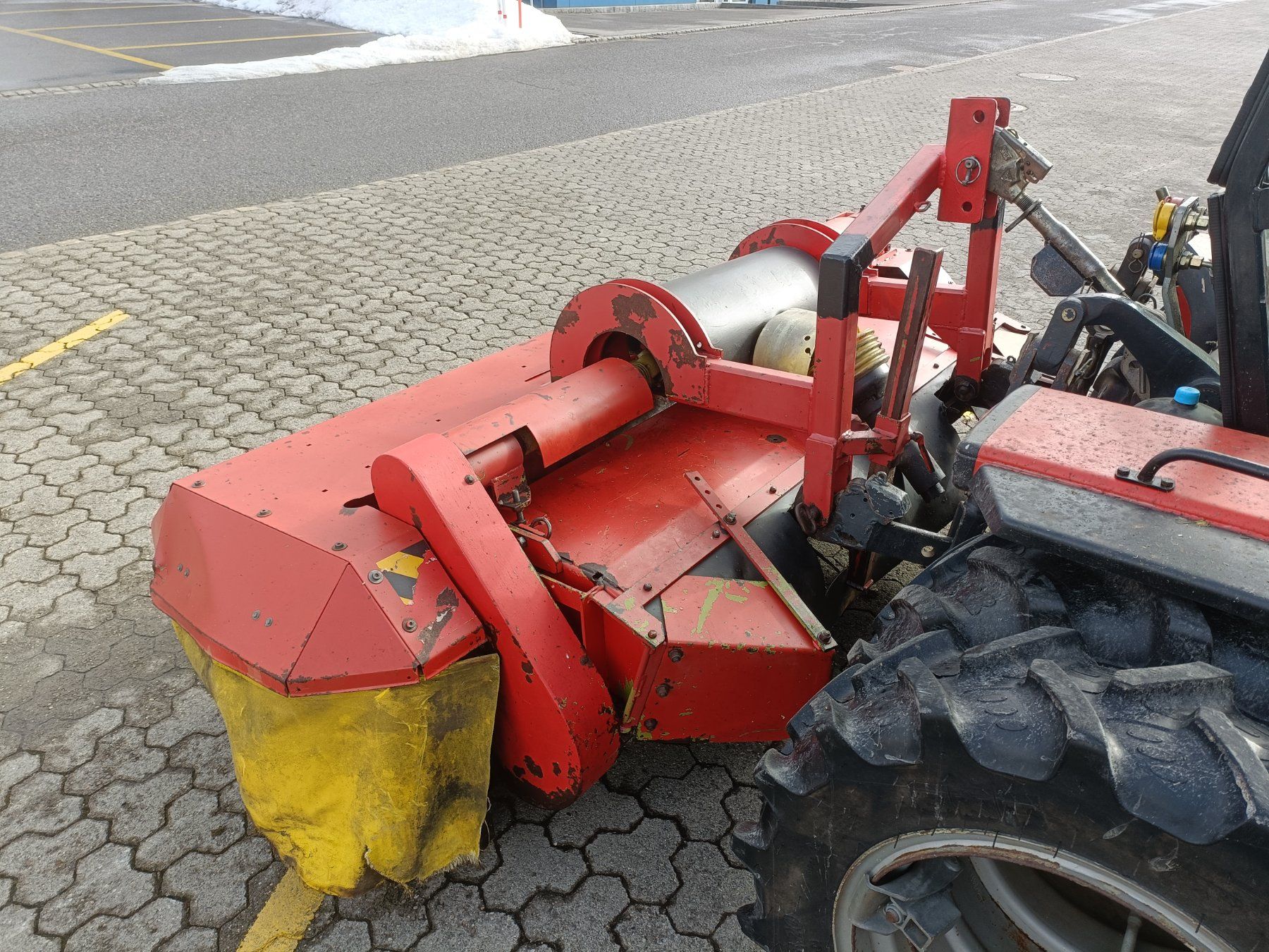 Tutte le macchine: Frontscheibenmähwerk Knüsel Blitz 260 E – Usato da Appenzell venduto da surum 2