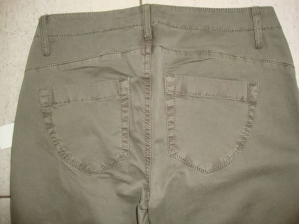 Esprit Pantaloni: ESPRIT HOSE GR.34 **NEU** – Nuovo (secondo la descrizione) da Rotkreuz venduto da Samballi 2
