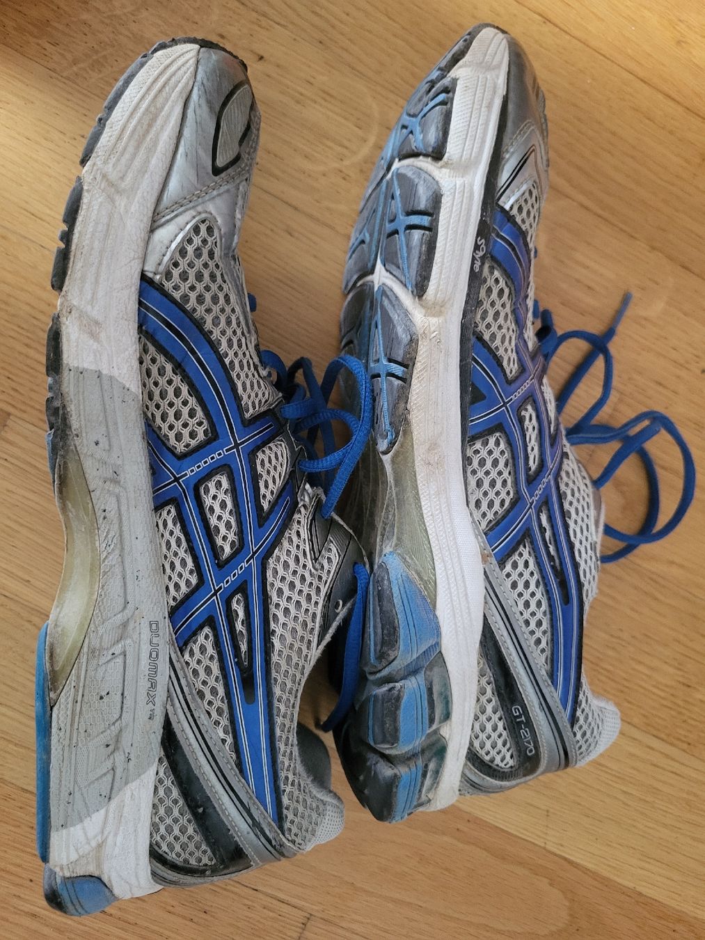 Asics Scarpe da uomo: Asics Duomax Gr 44.5 – Usato da Zürich venduto da Kagu1 2