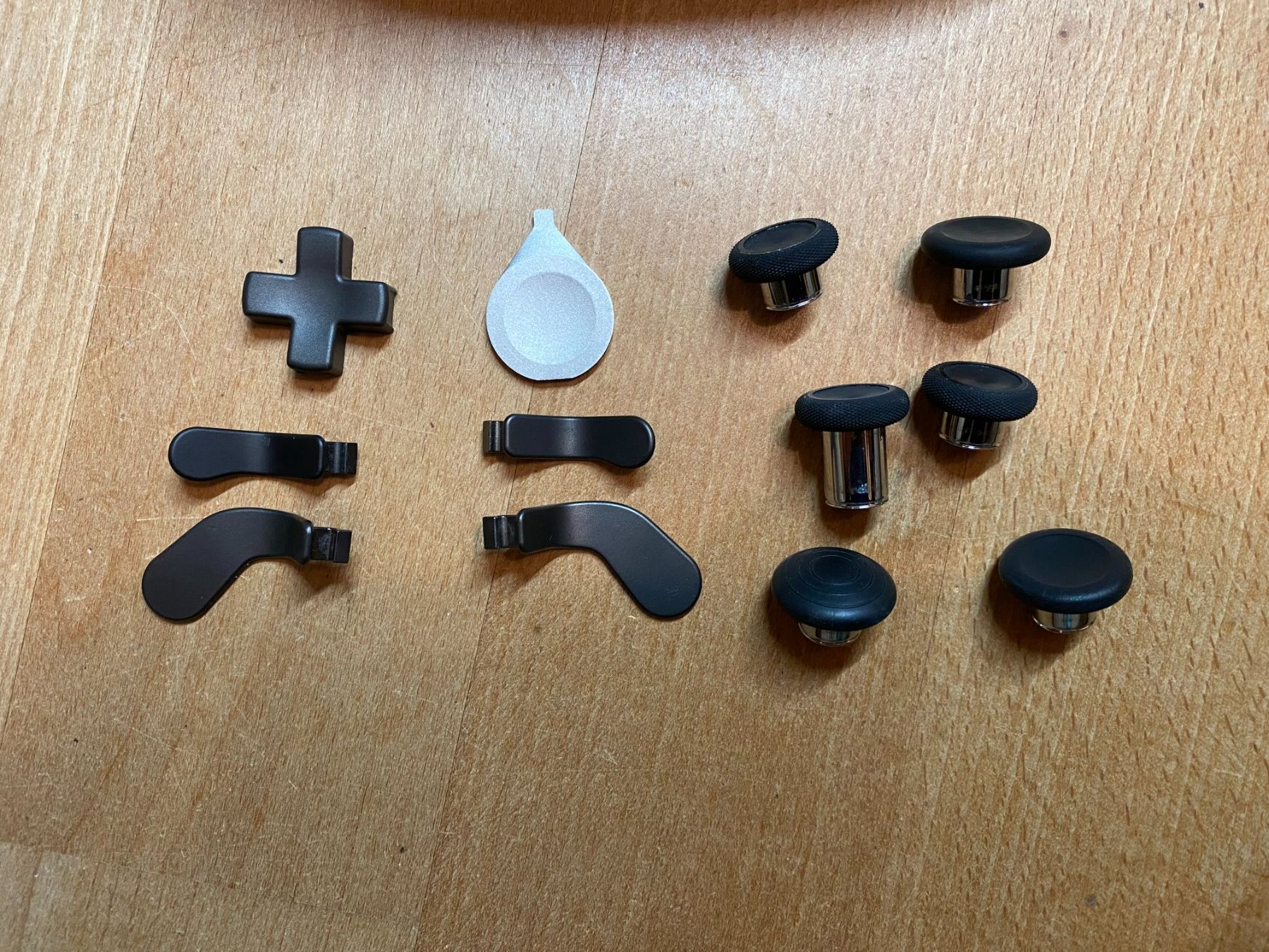 Microsoft Controller: XBOX ELITE Series 2 Controller + Groot als Controllerhalter – Usato da Netstal venduto da nandogarcia 2