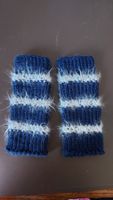Schöne handgestrickte Pulswärmer