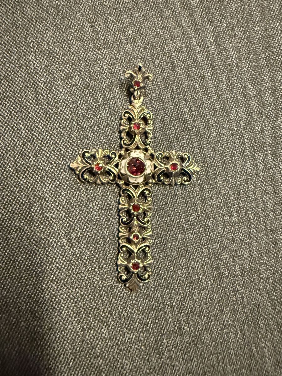 Ciondoli: Gothic Kreuz mit Granatsteine – Usato da Basel venduto da pet_y7pt