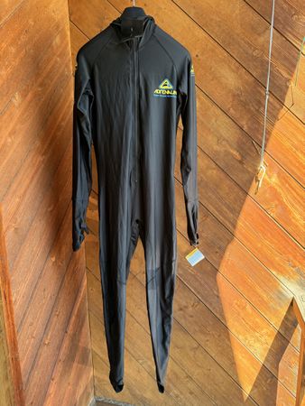 Wetsuit - Schützt Sie vor UV Strahlung! (und Quallen im Meer