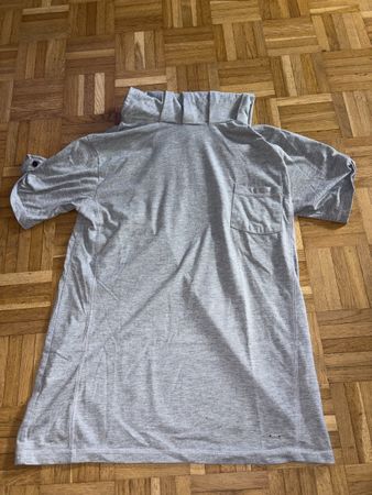 Graues Tshirt mit Kragen, Grösse S,!