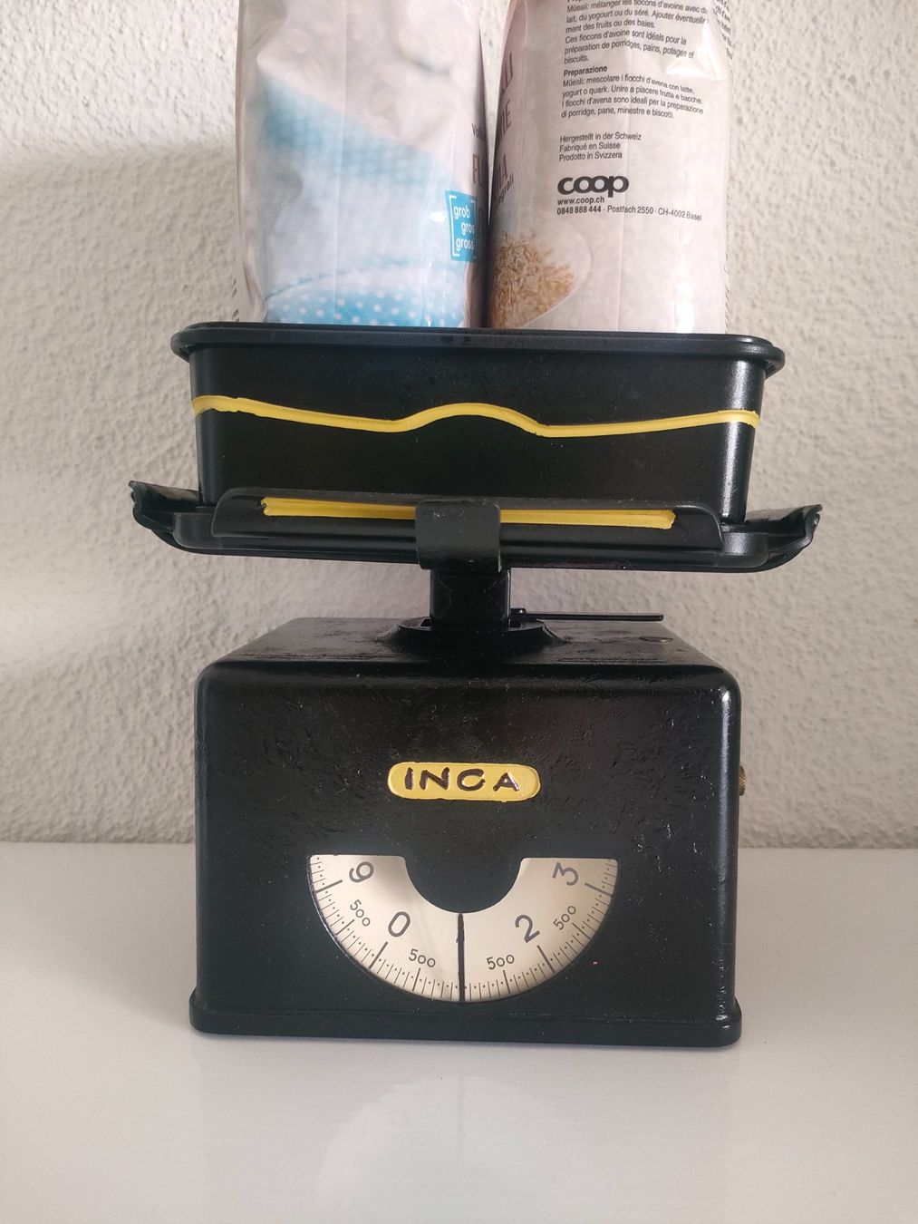 Bilance e pesi: Vintage Küchenwaage Inca schwarz – Usato da Dietikon venduto da Tucumano1981 4
