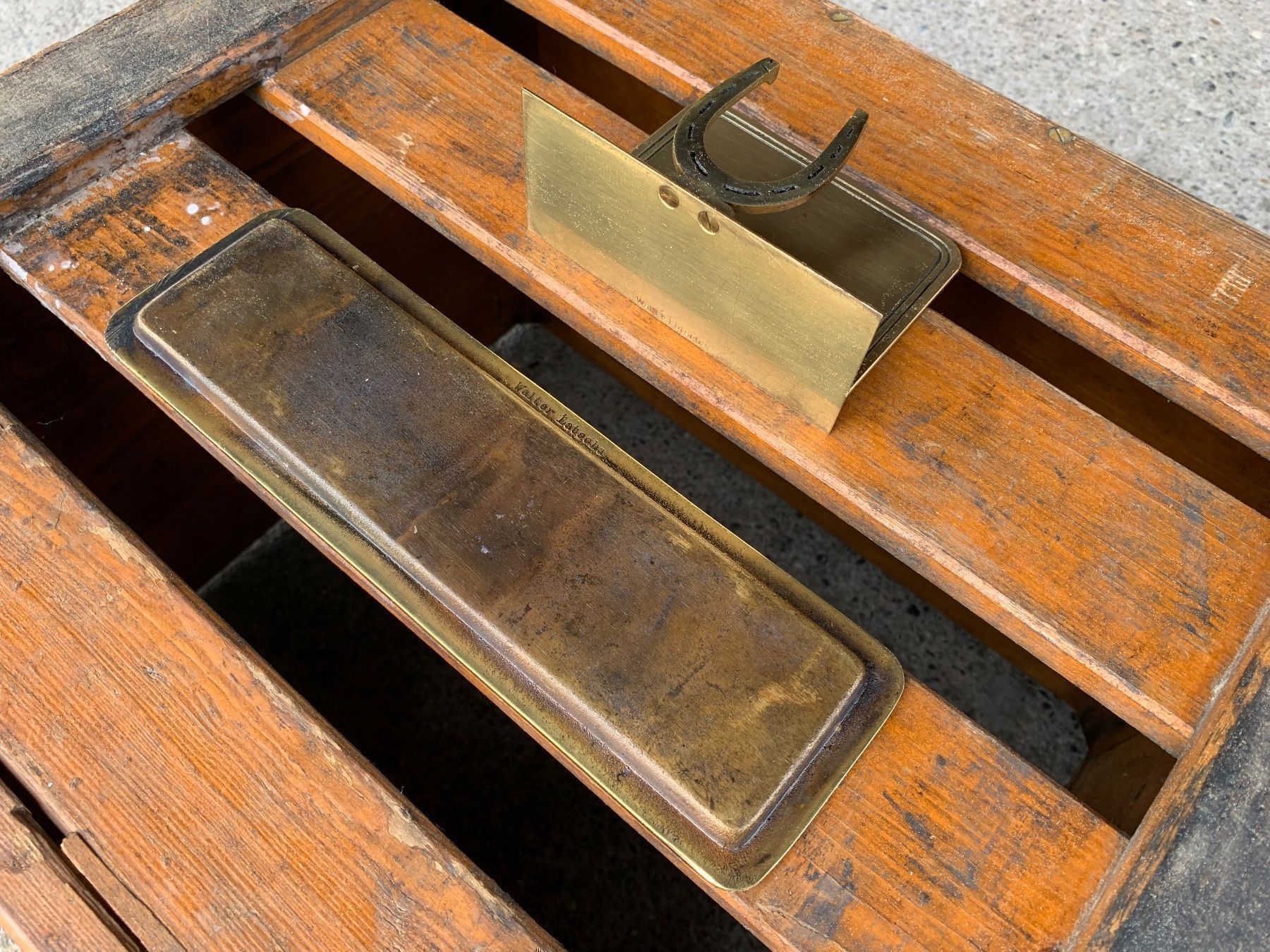 Figuren: schöne Walter Latscha Schreibtisch Garnitur – Gebraucht aus Feldbach von Olive1 6