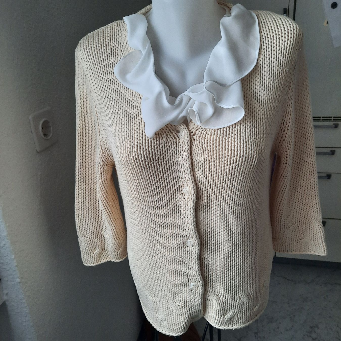 Luisa Cerano Jacken: Strickjacke Luisa Cerano Gr. 36 beige Baumwolle. – Gebraucht aus Hinwil von Wuschi40