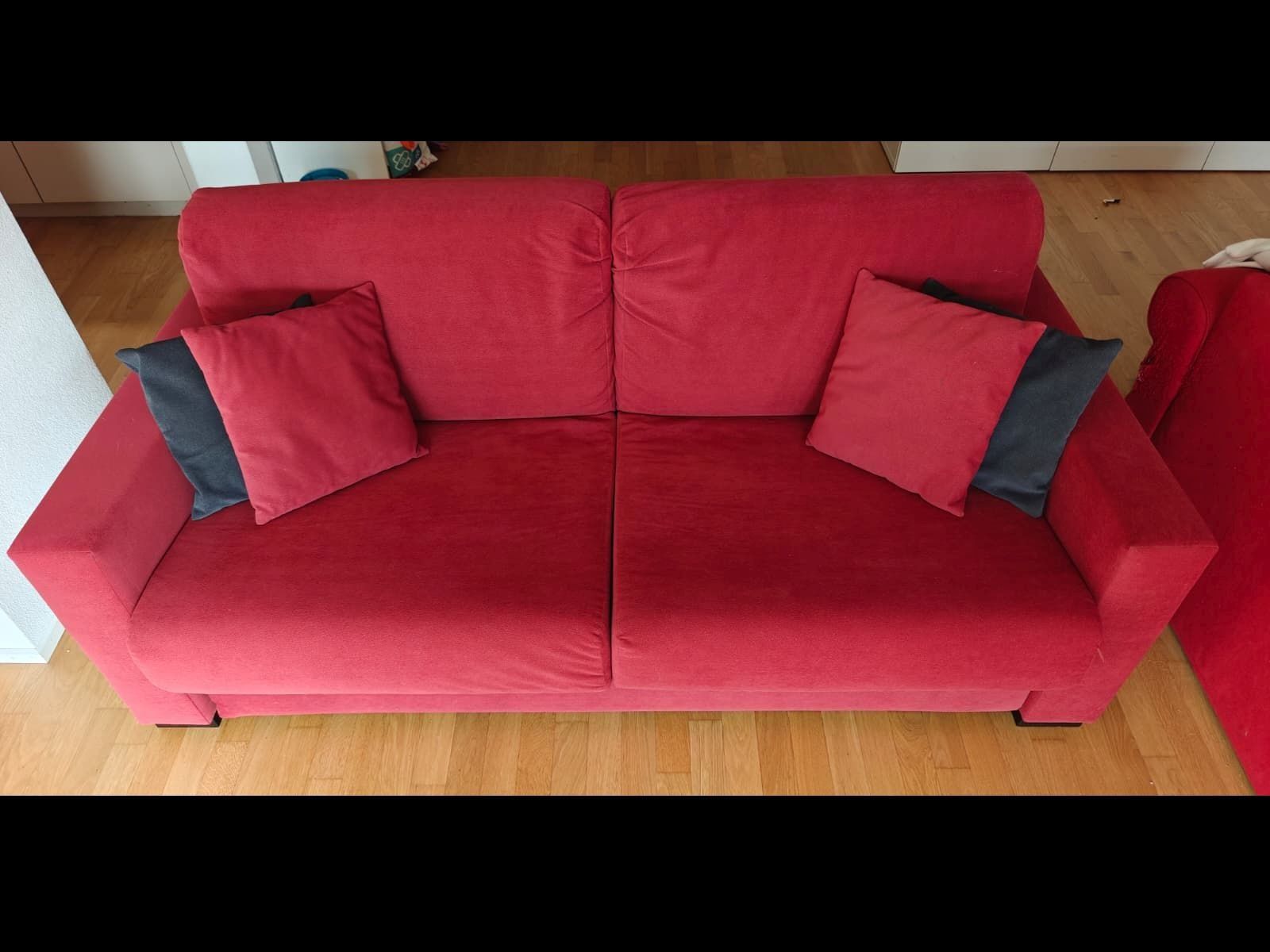 Sofas: Schlafsofa Rapido bordeaux, Bettfunktion 140x190cm – Gebraucht aus Zürich von AndBuk
