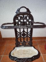 Schirmständer Gusseisen mit Auffangschale antik schwarz .
