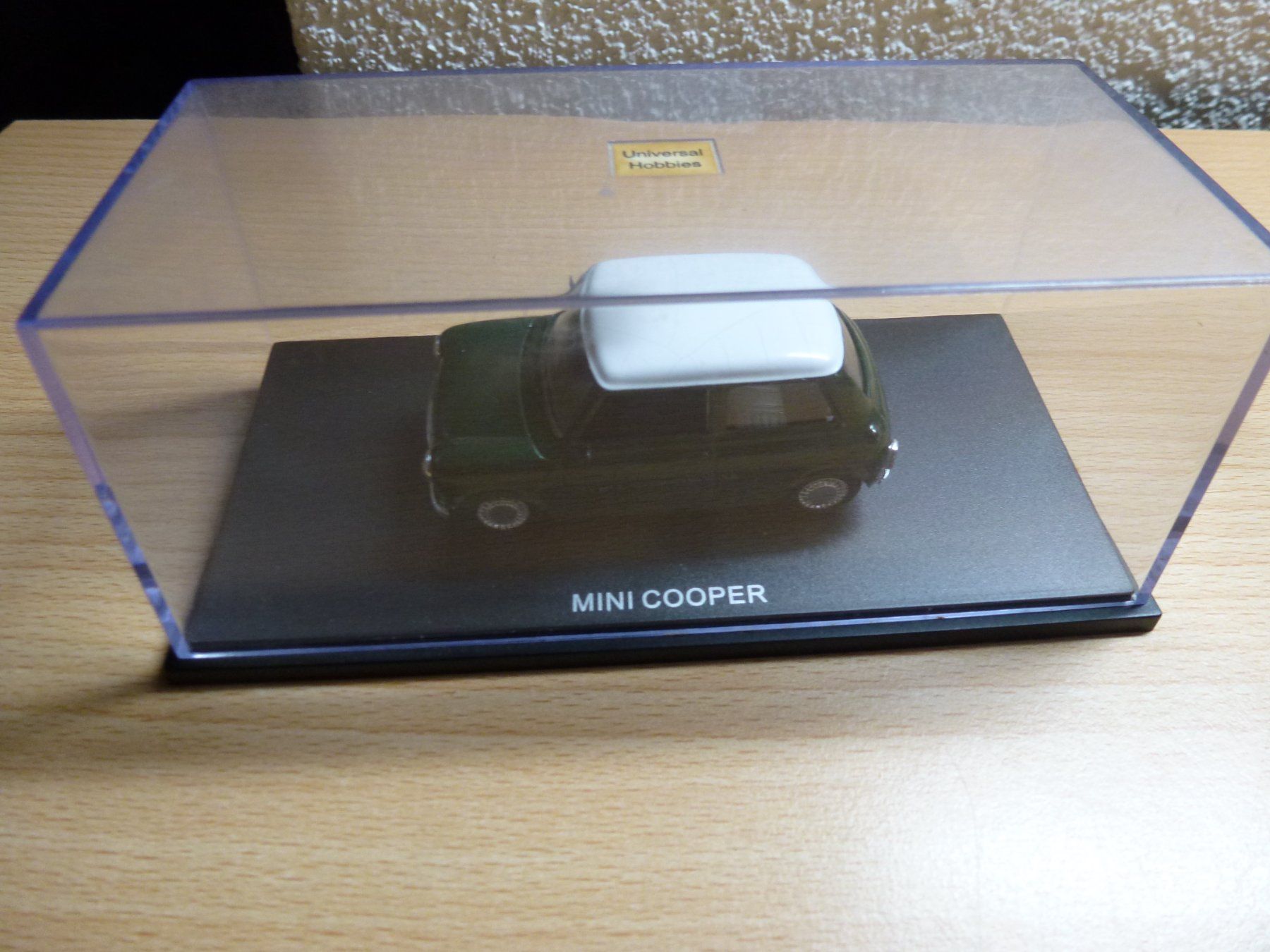 Modellini d'auto: Mini Cooper in Schaukasten – Usato da Hombrechtikon venduto da Se9 6