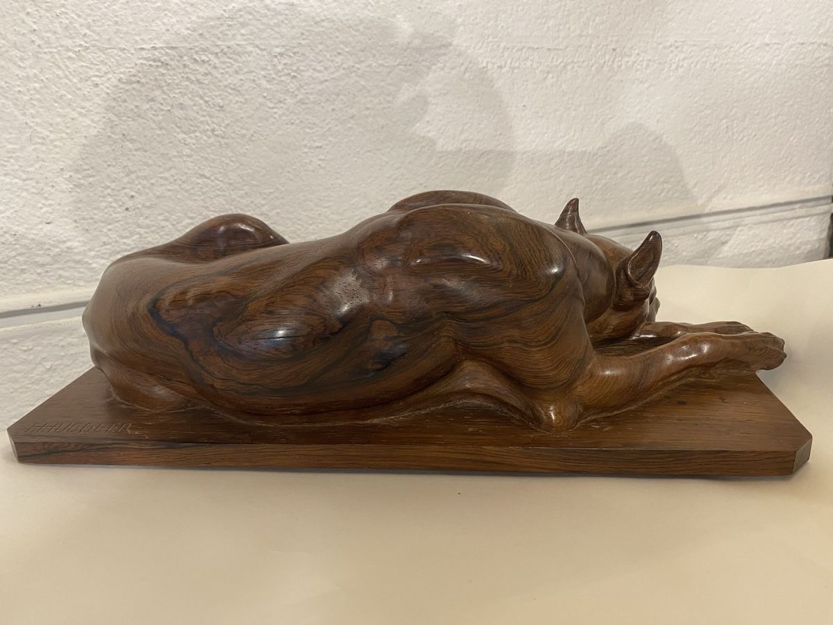 Figuren: FIGUR LIEGENDER HUND  „ BRIENZERSCHNITZEREI“  H.HUGGLER SIG. – Gebraucht aus St. Gallen von Goldband 4