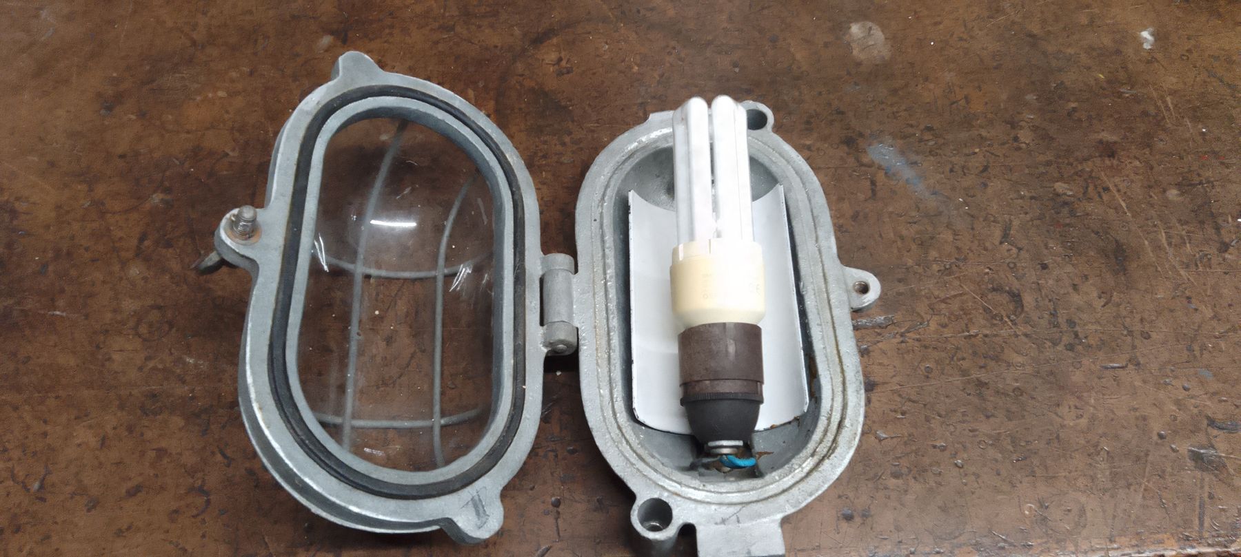 Lampade: Bunkerlampe original. – Usato da Gretschins venduto da Gisi7 2