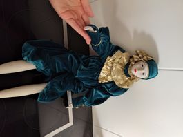 Porzellandame mit Kleid