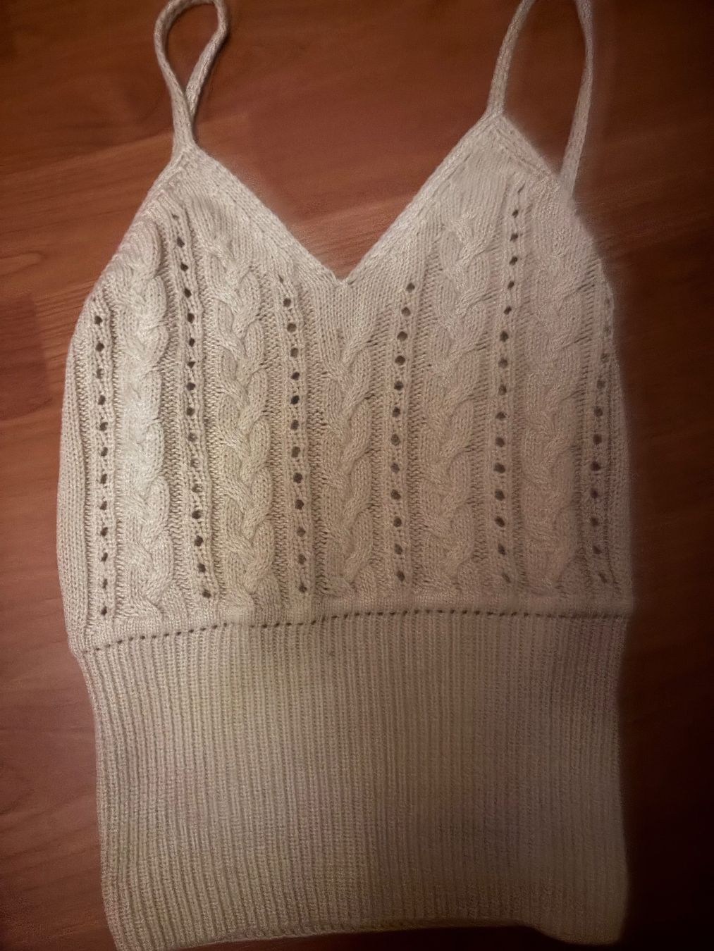 Top: Beiges Strick Top XS – Usato da Balsthal venduto da Uroby