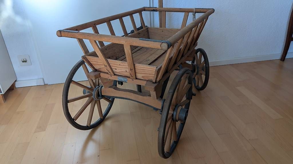 Carrelli di trasporto: Alter Leiterwagen mit Spindelbremse – Usato da Bremgarten b. Bern venduto da Flintli 4