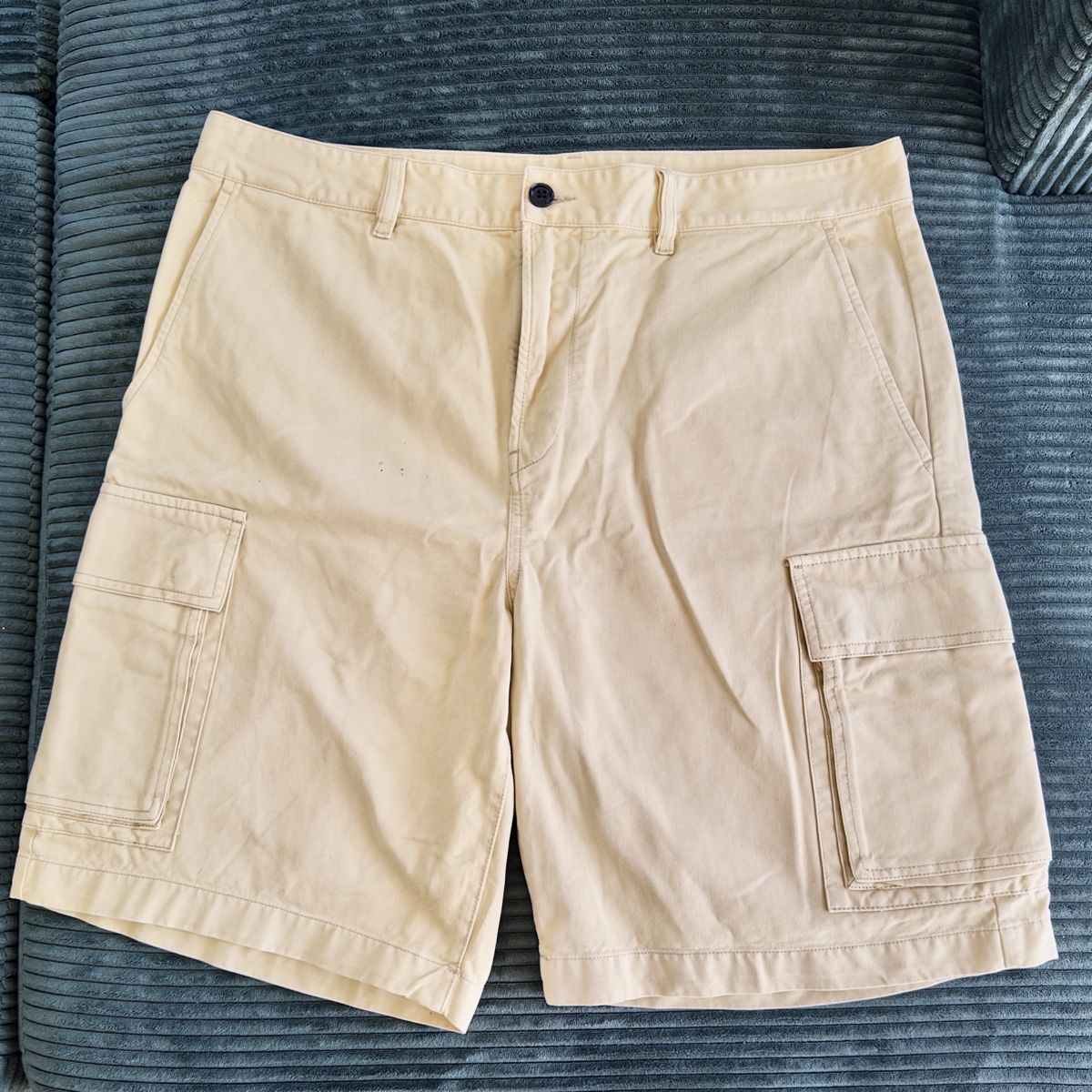 Diesel Pantaloni: Diesel cargo shorts beige – Usato da Brig venduto da hanasm22
