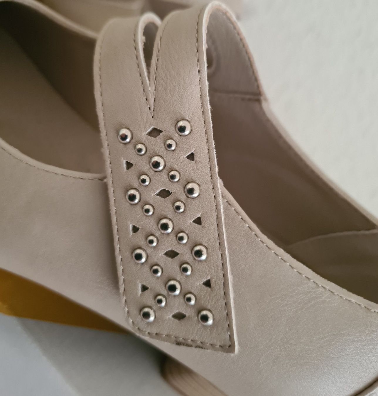 Damenschuhe: Pumps beige Grösse 38, neu – Neu und originalverpackt aus Winterthur von bibummi 8