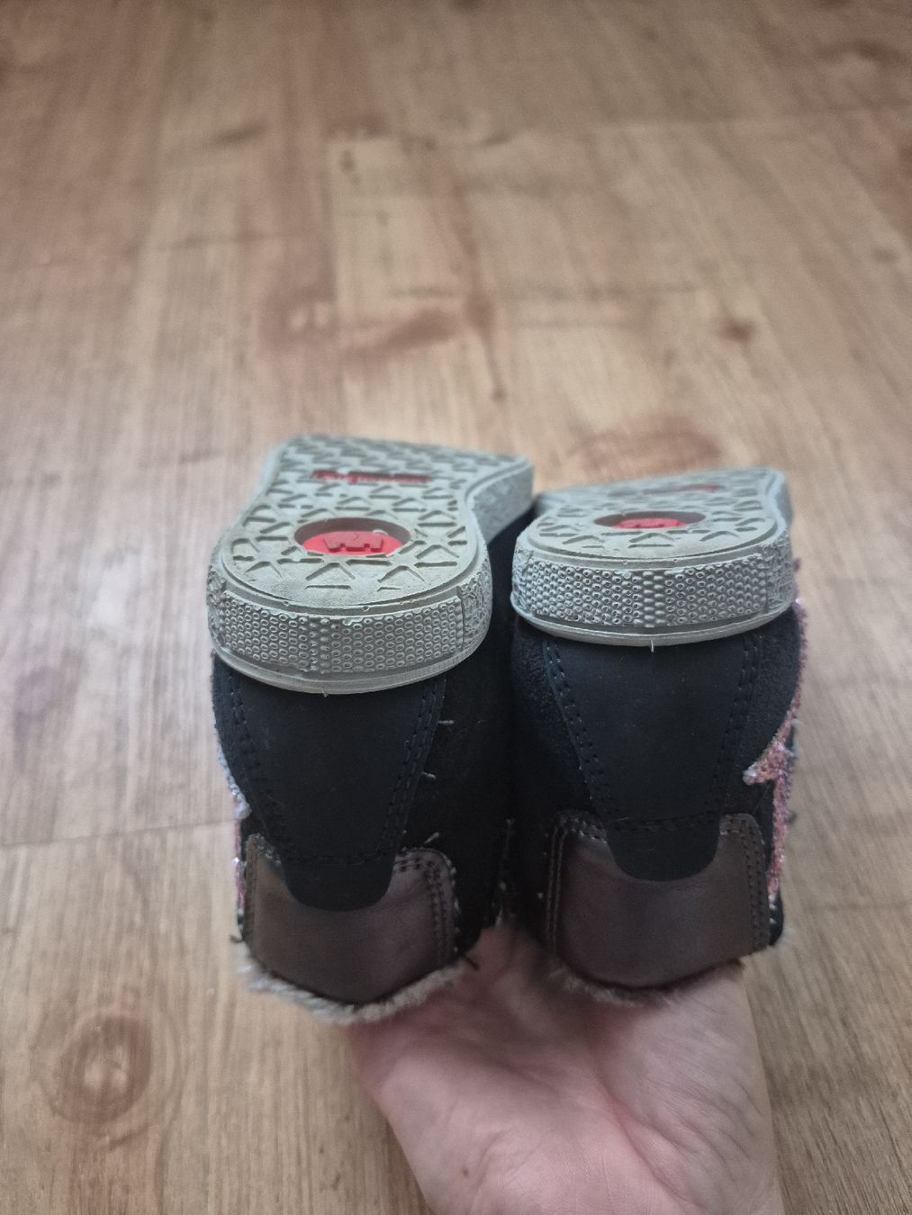 Elefanten Schuhe für Mädchen: elefanten gr.27 – Gebraucht aus Spiez von V.H.K. 2