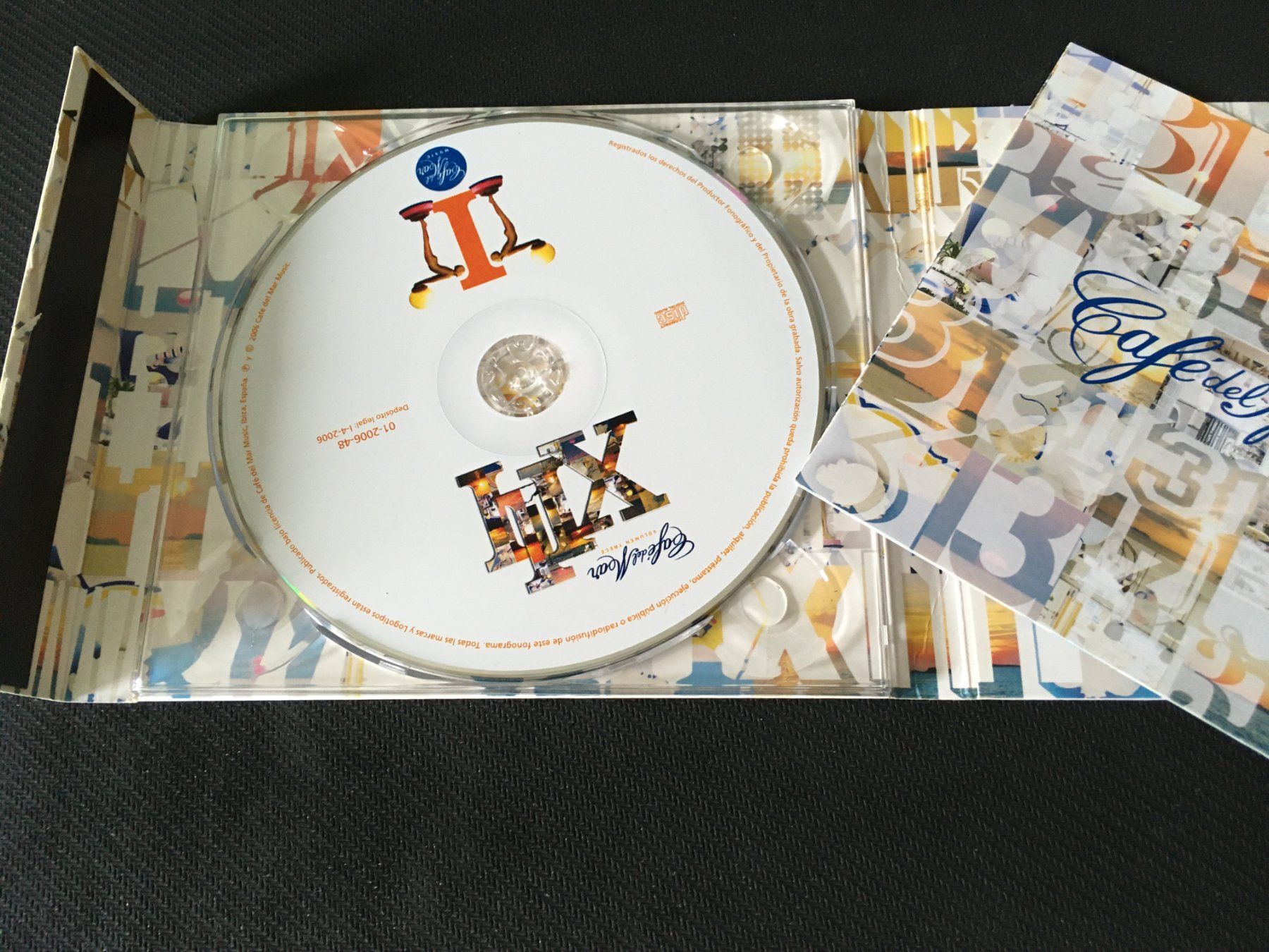 CD: Café del Mar - XIII Volumen Trece -CD- 2cd – Usato da St.Gallen venduto da MedienJoe 1