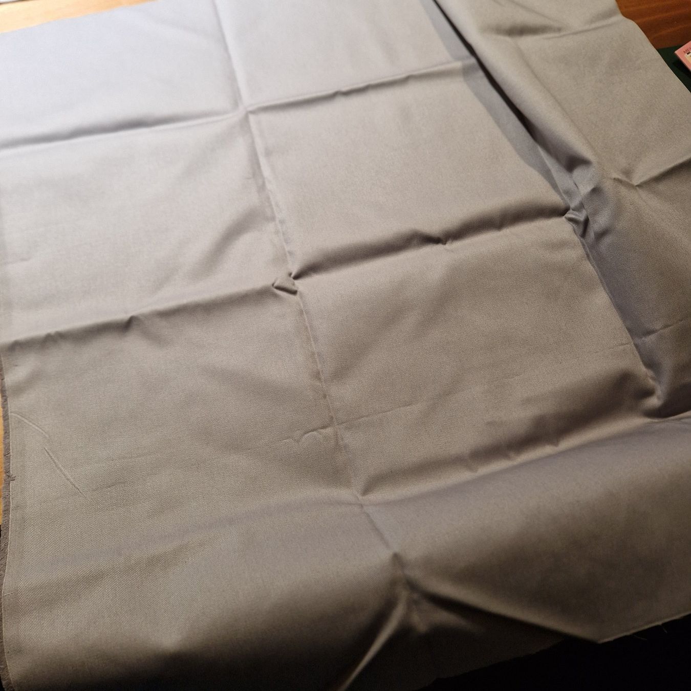 Tessuti: Stoff, Baumwolle, grau, 70x140cm – Usato da Gränichen venduto da sunchi07 1