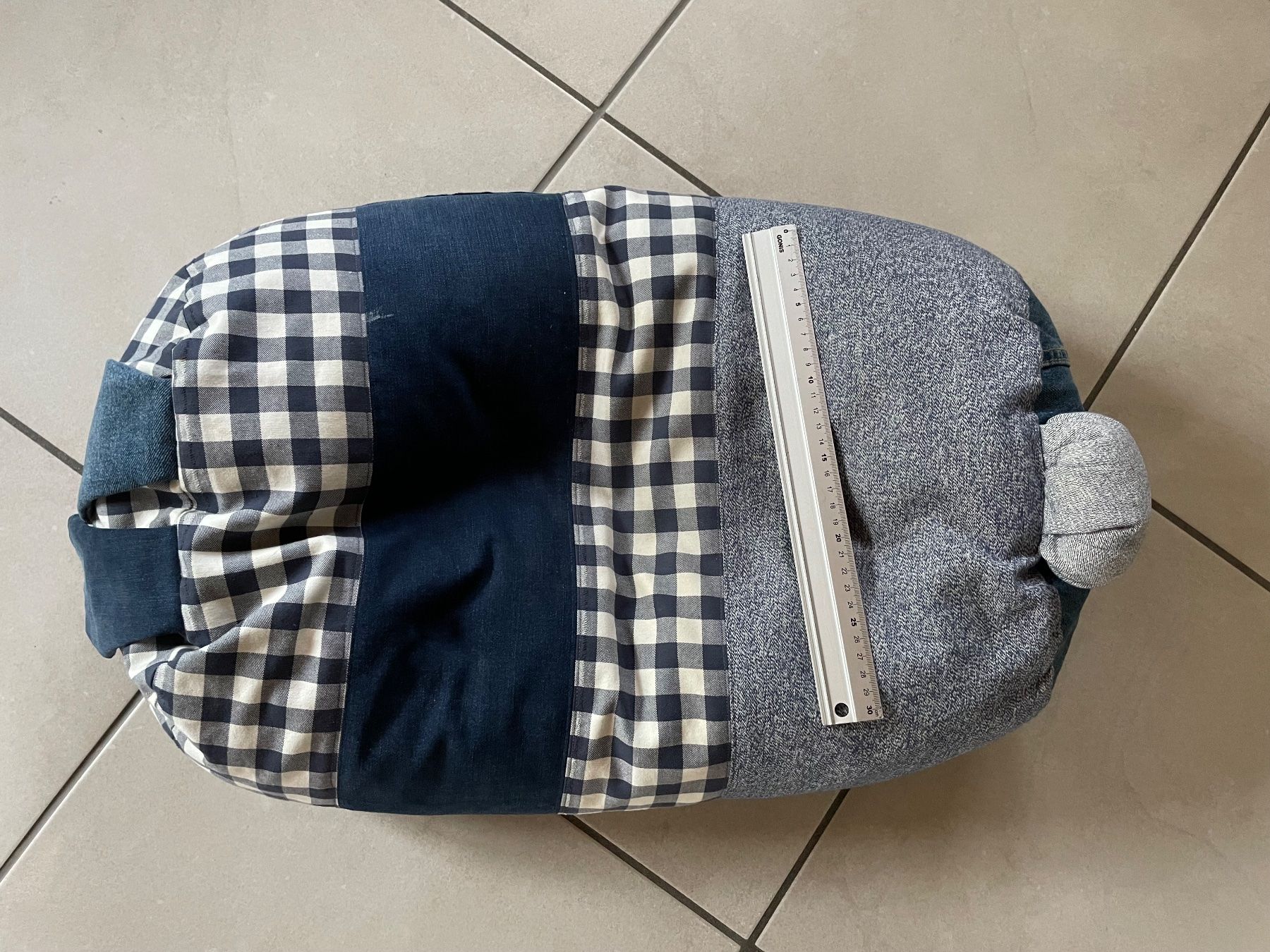 Sessel: Sitzsack aus Jeansstoff mit Hasenohren und Knopfschwanz – Gebraucht aus Cham von 2eye 1