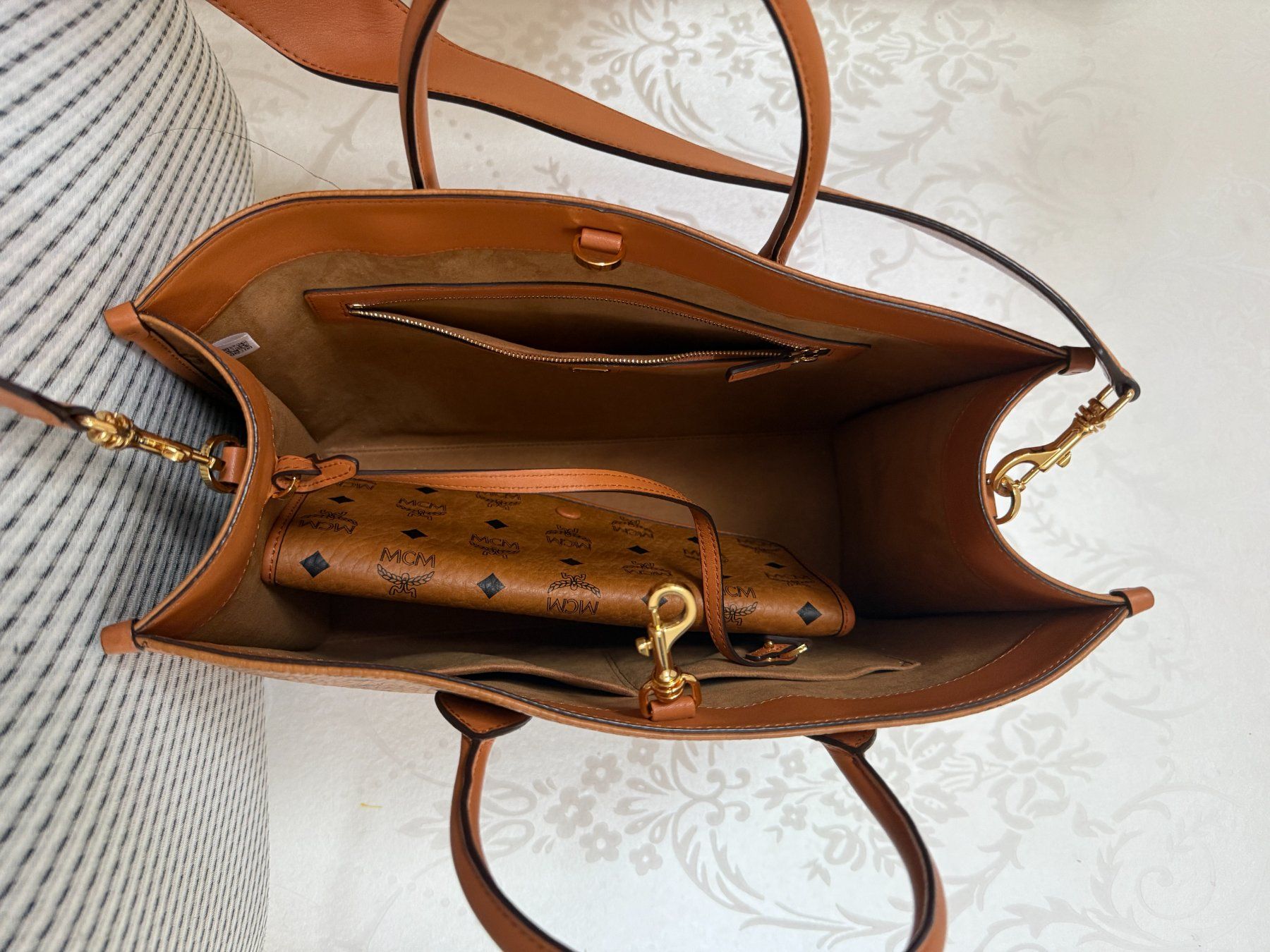 Mcm Borse da donna: Original MCM Visetos Shopper / Tote Bag Cognac – Usato da weggis venduto da Bubububu 2