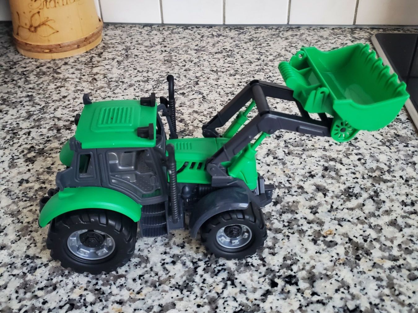 Giocattoli: Spielzeug Traktor mit Schaufel – Usato da Courtaman venduto da Silb