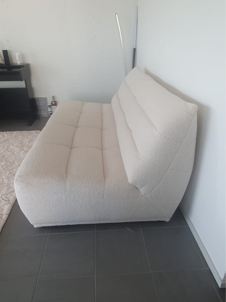 Interio Sofas: Interio Sofa bouclé weiss – D'occasion à Zürich par Sul0ng 2
