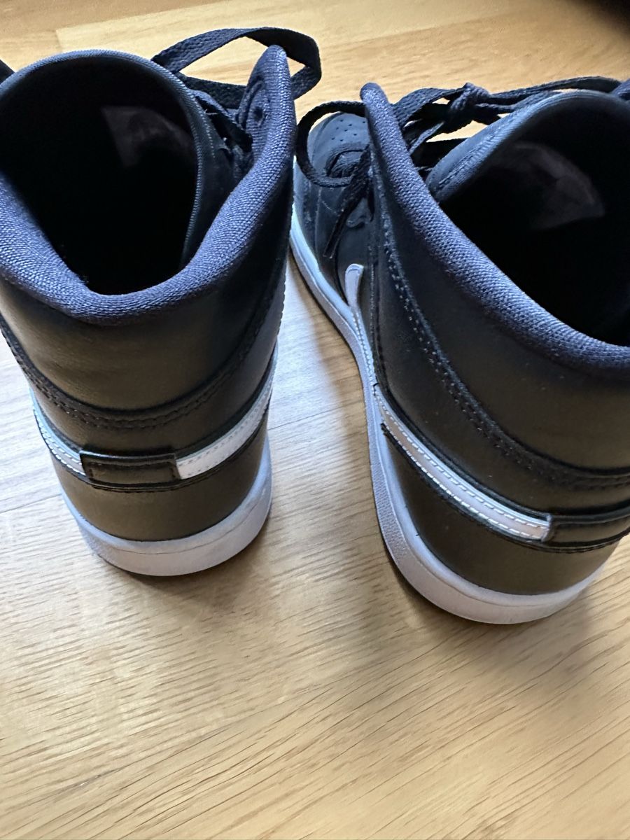 Scarpe da uomo: Original Air Jordan 1 Mid Grösse 40 – Nuovo (secondo la descrizione) da Zollikon venduto da PradaS 2