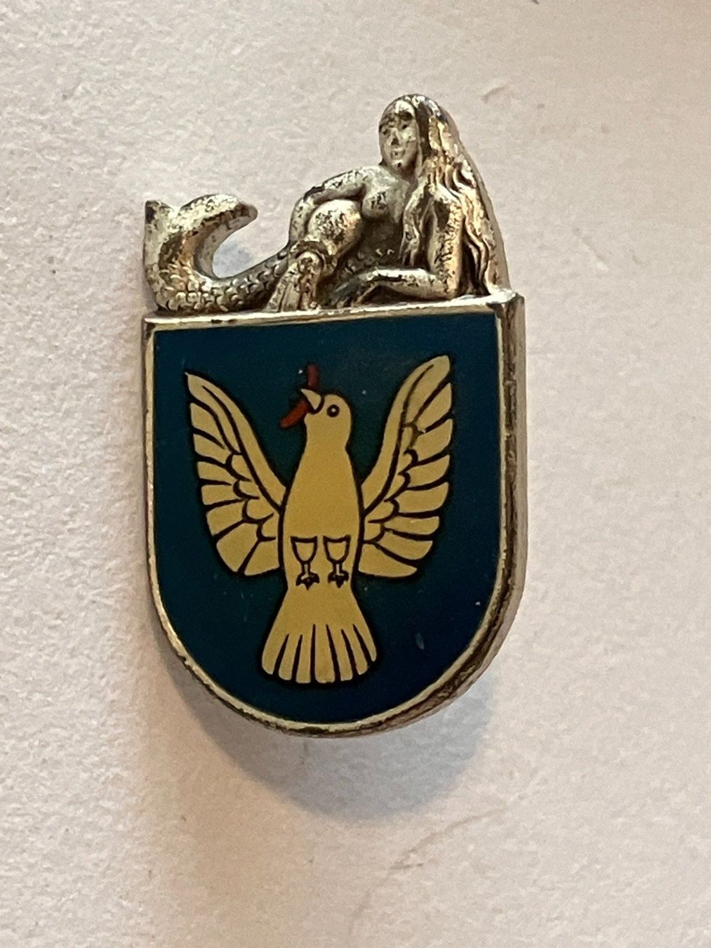 Placchette & Badge: 1 Pin Drago Paris – Usato da Basel venduto da djwwpp