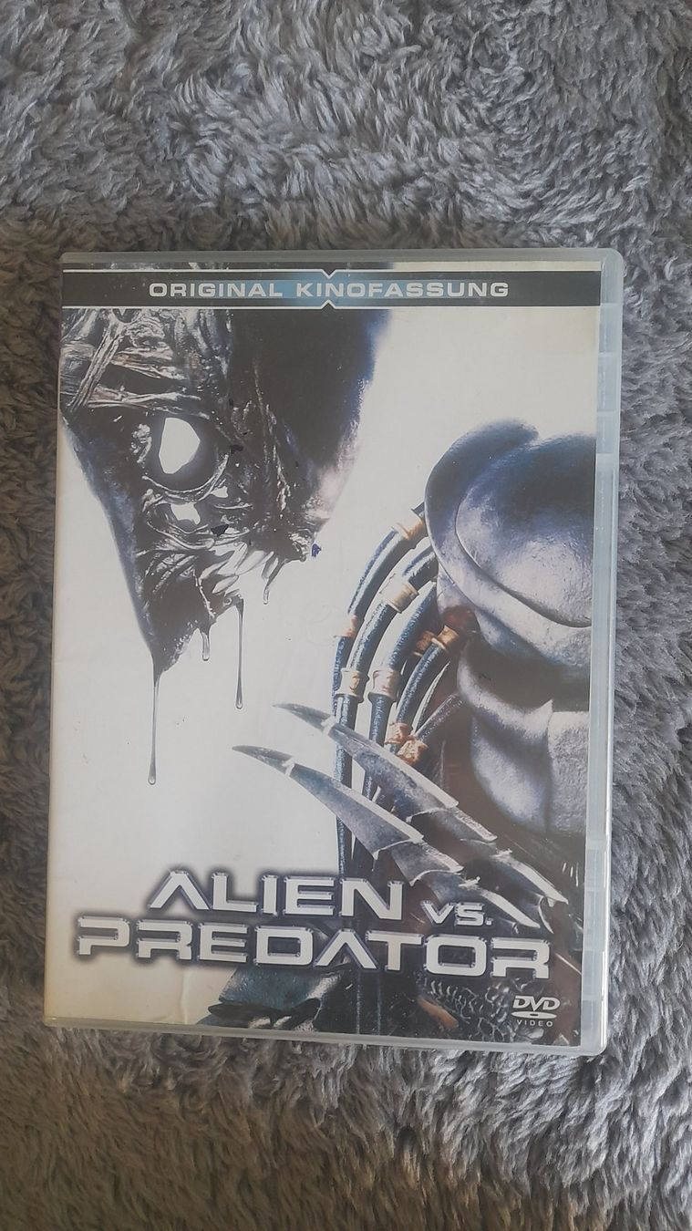 Tutti i DVDs: ALIEN VS. PREDATOR   DVD – Usato da Wetzikon ZH venduto da Ramones01