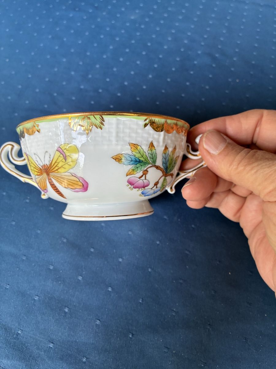 Herend Tassen: Herend - 1 Suppentasse mit Deckel Dekor Victoria  – Gebraucht aus Dornach von Rosengarten 6