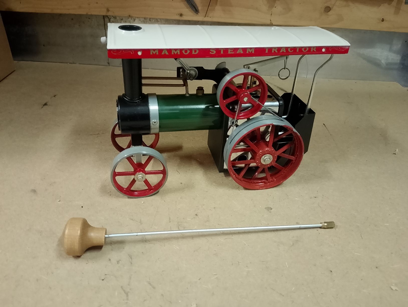 Mamod Kit di modellismo & Modellini statici: Steam Tractor TE1A von Mamod  – Usato da Safenwil venduto da dodgewc12