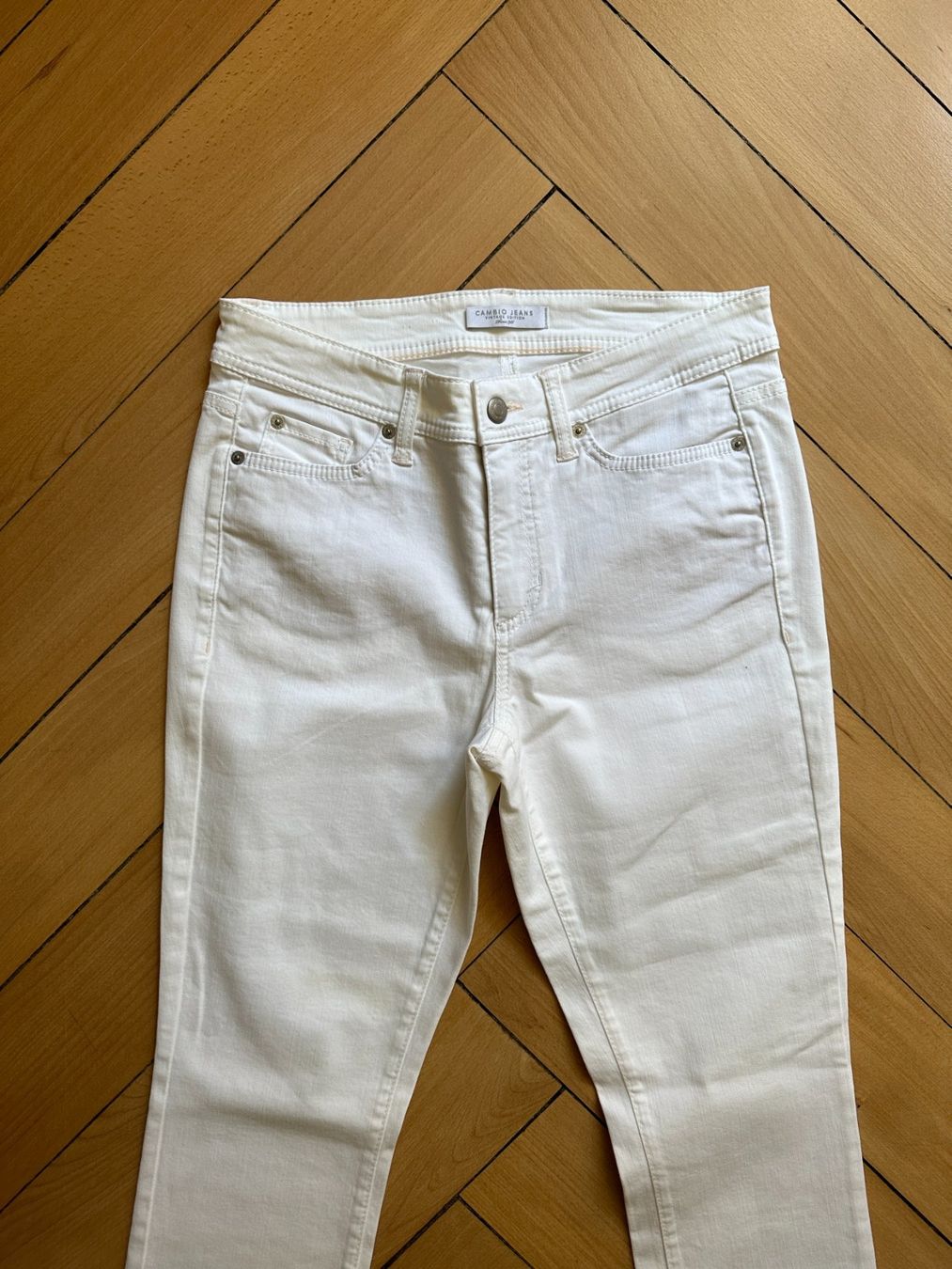 Cambio Jeans: CAMBIO - Jeans weiss 40 – D'occasion à Zürich par Diazaio 1