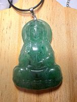 Jade Buddha Anhänger B mit Metallöse