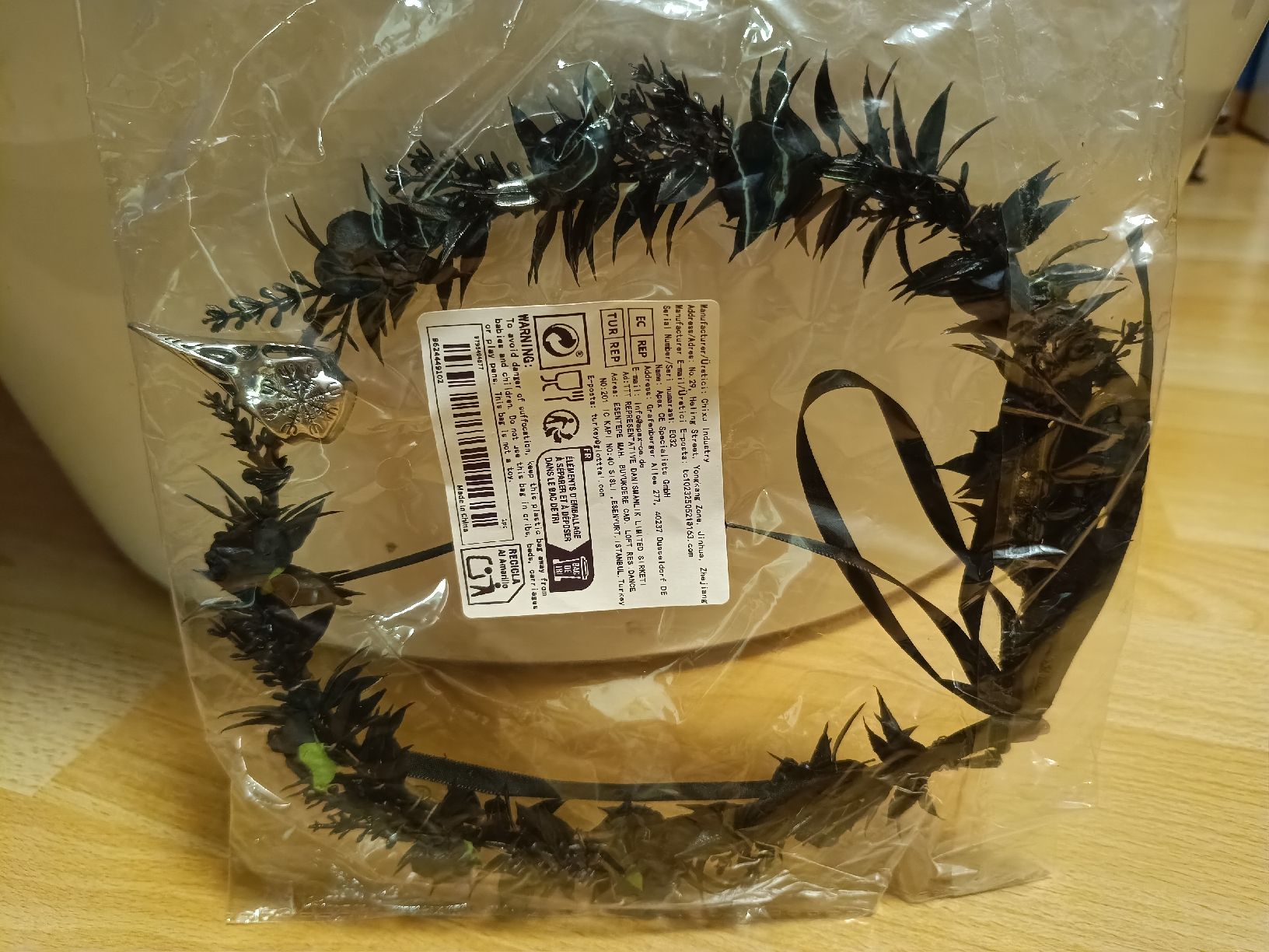 Accessori per capelli: Gothic Tiara mit silbernem Rabenschädel – Nuovo e nell'imballaggio originale da Biberist venduto da Belzebu
