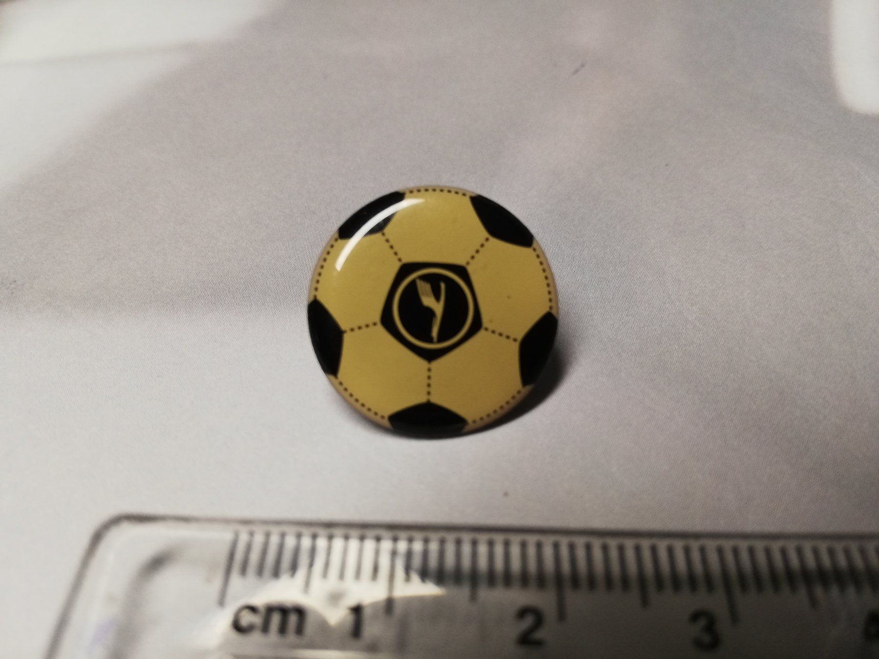 Lufthansa Plaquettes & Badges: Pin Lufthans Fussball – D'occasion à Oberembrach par broussey14