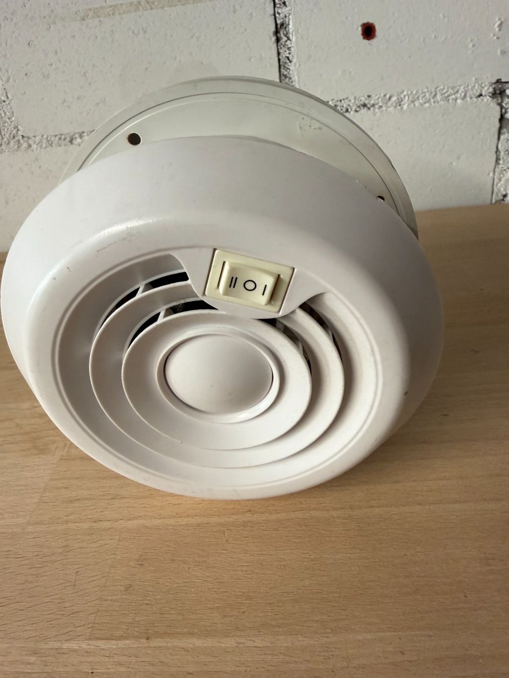 Ventilatori: EMVANV 12 V Dachlüftung Deckenventilator – Usato da Studen BE venduto da jwanko 2
