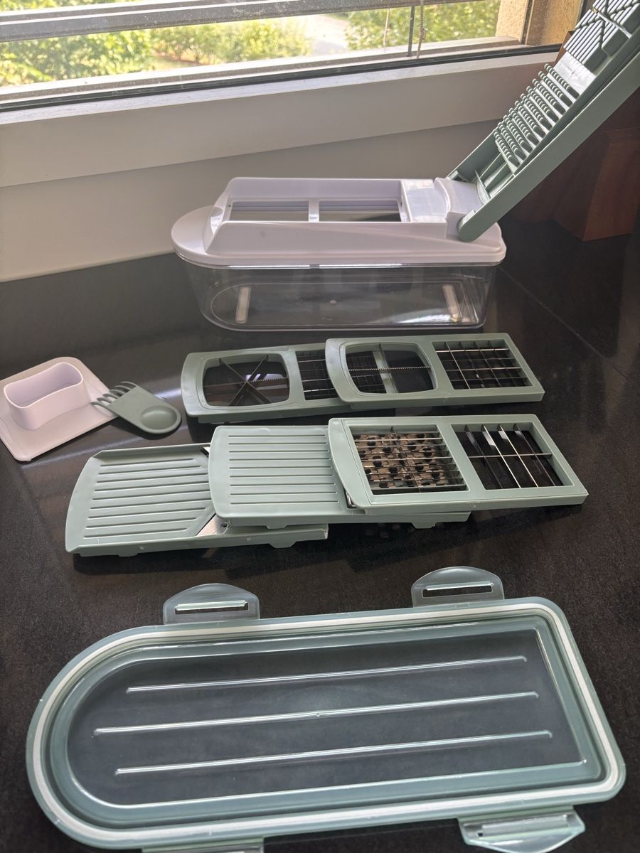 Appareils de cuisine: Gemüseschneider-Set – D'occasion à Lausen par zoeyy101