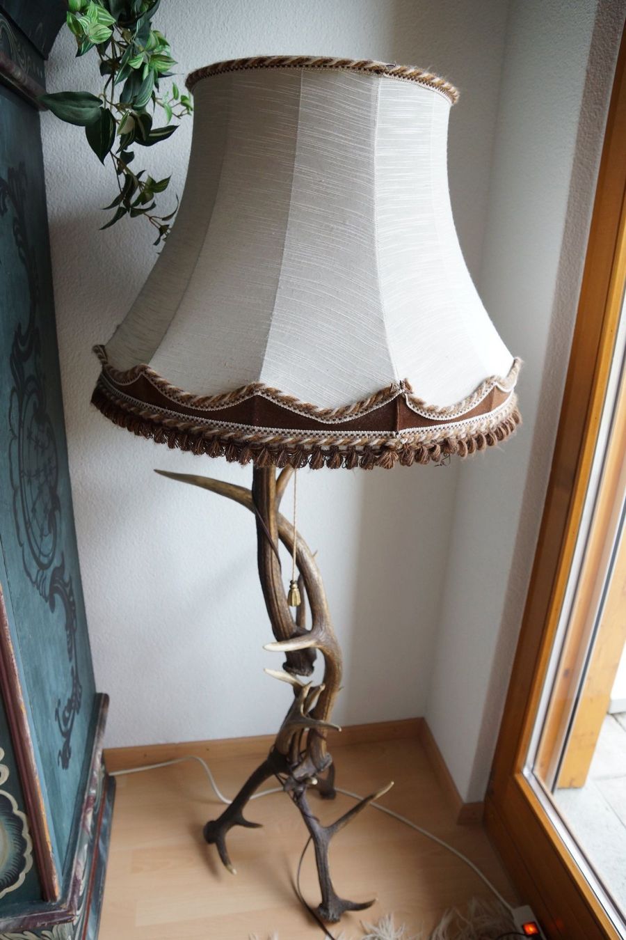 Lampade: Ständerlampe aus Hirschhorn – Usato da Obstalden venduto da Bavaria74 7