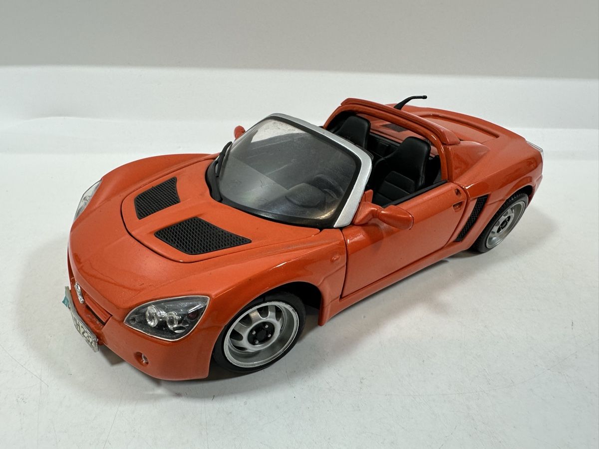 Maisto Modellautos: Opel Speedster 1:18, orange, MAISTO – Gebraucht aus Zofingen von rf9_x2xt 1