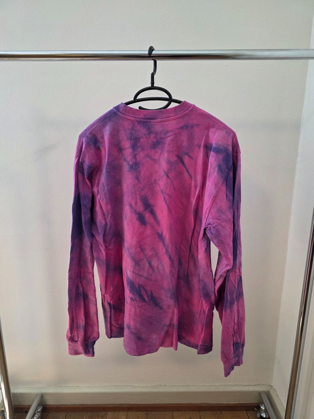 T-shirt: Langarmshirt Batik Aries – Usato da Rothenfluh venduto da sel_j856 1