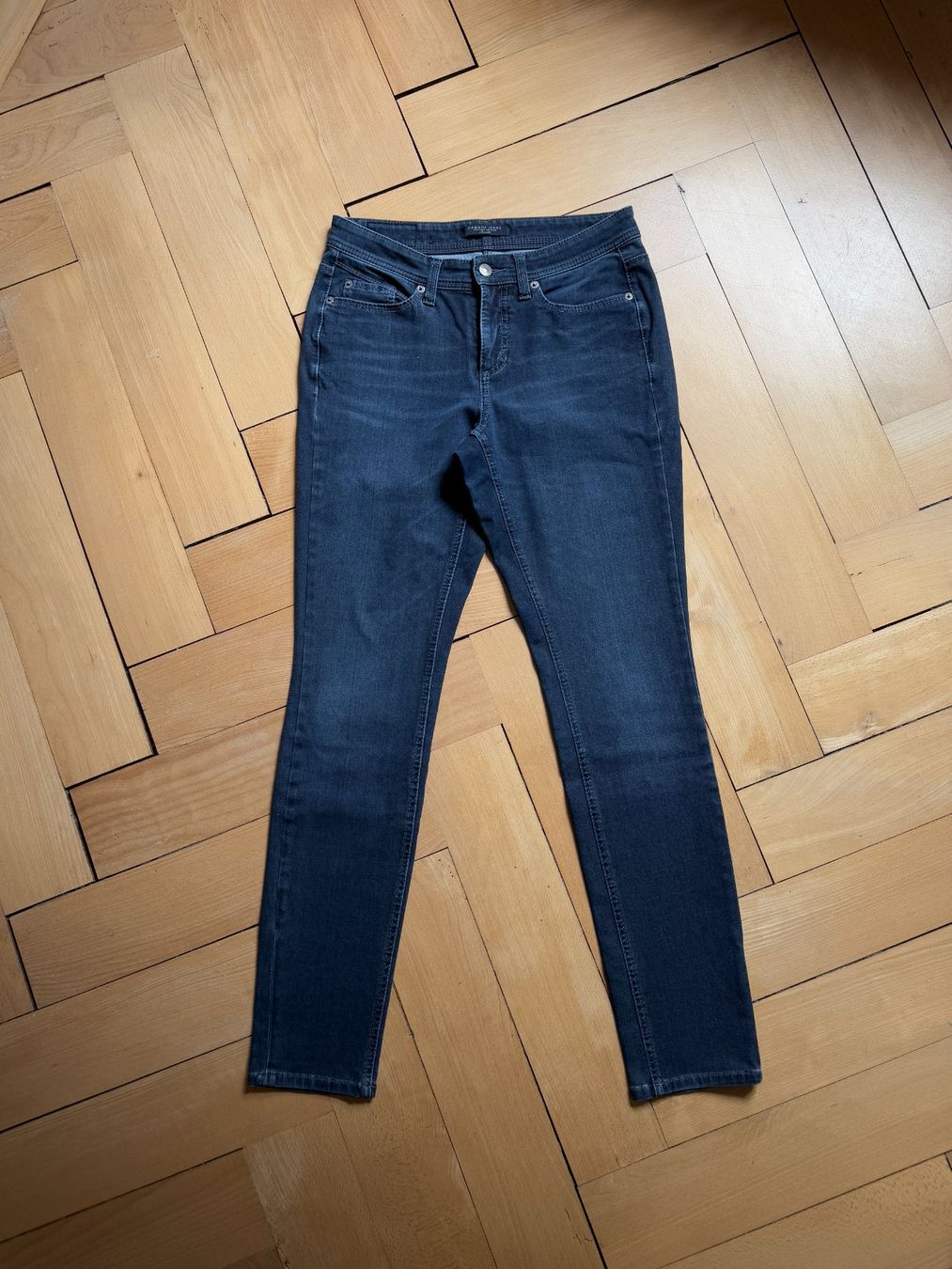 Cambio Jeans: CAMBIO - Jeans dunkelblau M – Gebraucht aus Zürich von Diazaio